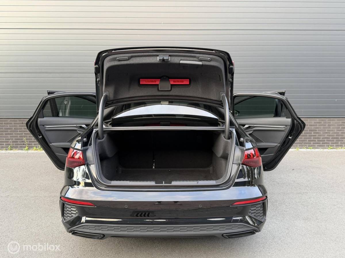 Audi A3 Audi A3 Limousine 30 TFSI 2X  S-line MATRIX*CARPLAY*BLACK OPTIC*VIRTUAL DISPLAY*NAP!