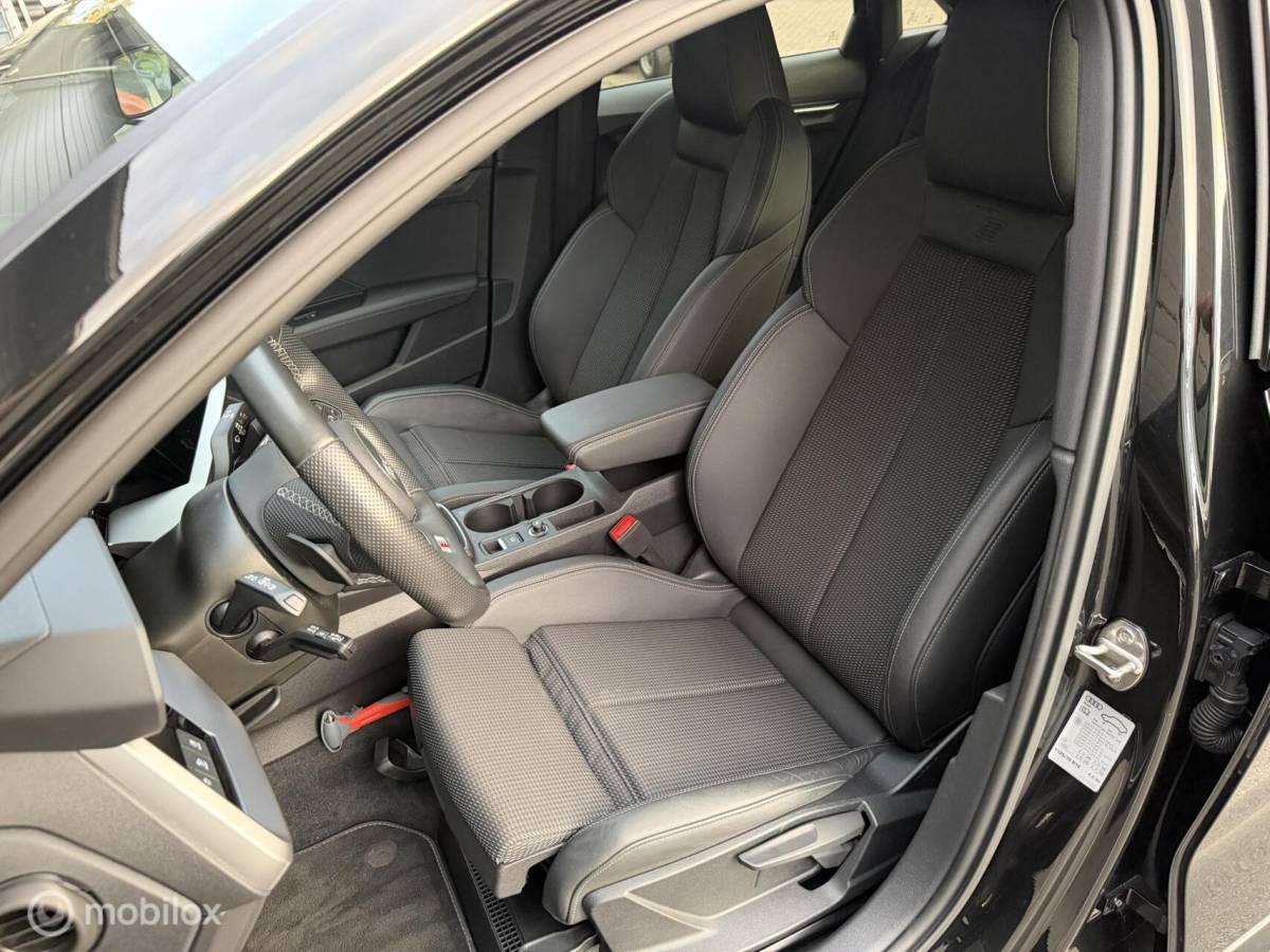 Audi A3 Audi A3 Limousine 30 TFSI 2X  S-line MATRIX*CARPLAY*BLACK OPTIC*VIRTUAL DISPLAY*NAP!