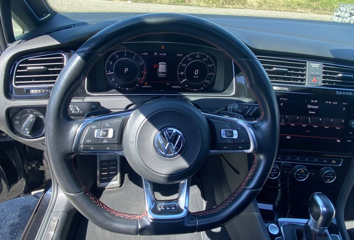 Volkswagen Golf Volkswagen Golf 2.0 TSI GTI Performance/ Pano/ Dynaudio/ Keyless/ Virtual CP/ Dynamic lights