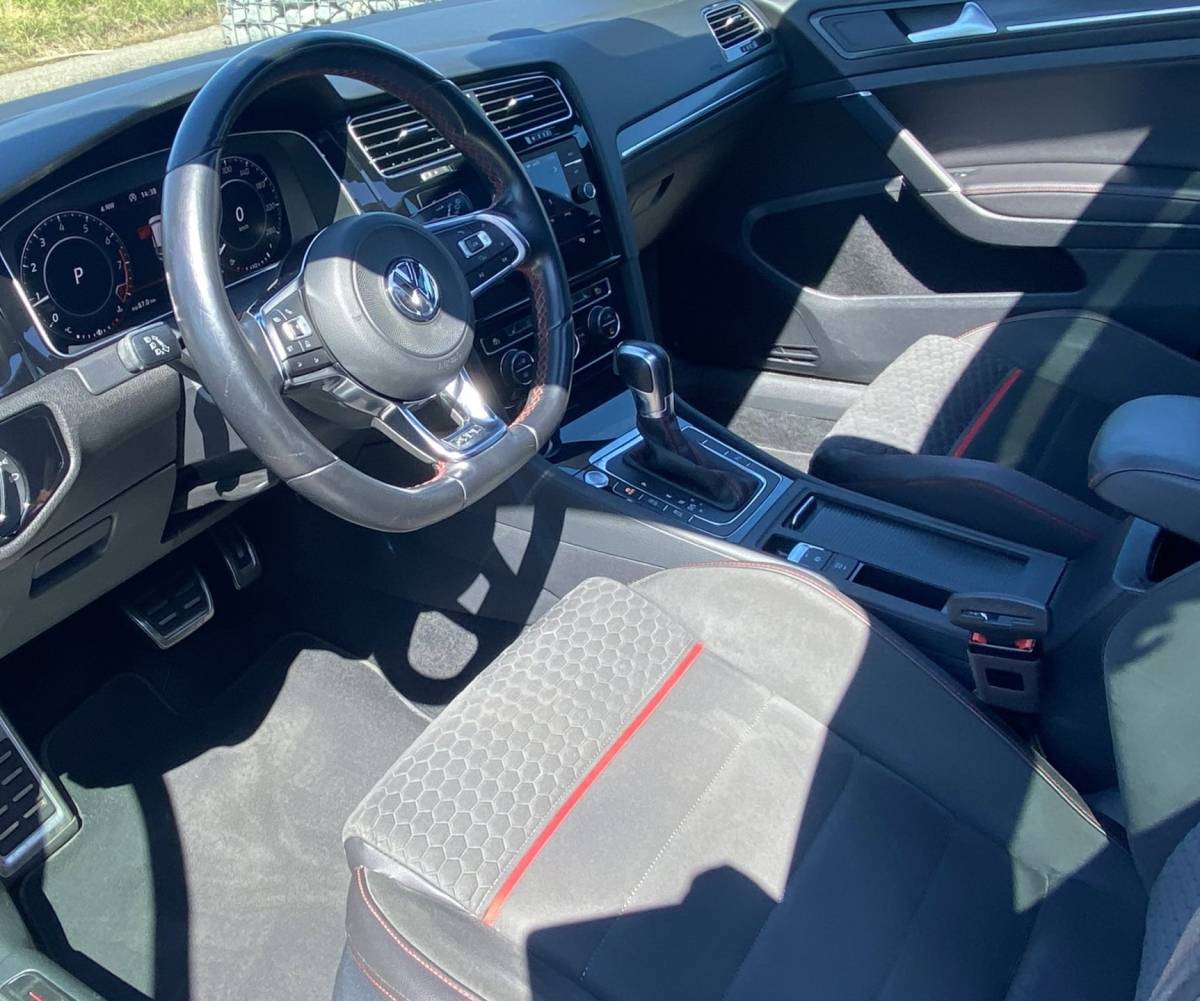 Volkswagen Golf Volkswagen Golf 2.0 TSI GTI Performance/ Pano/ Dynaudio/ Keyless/ Virtual CP/ Dynamic lights