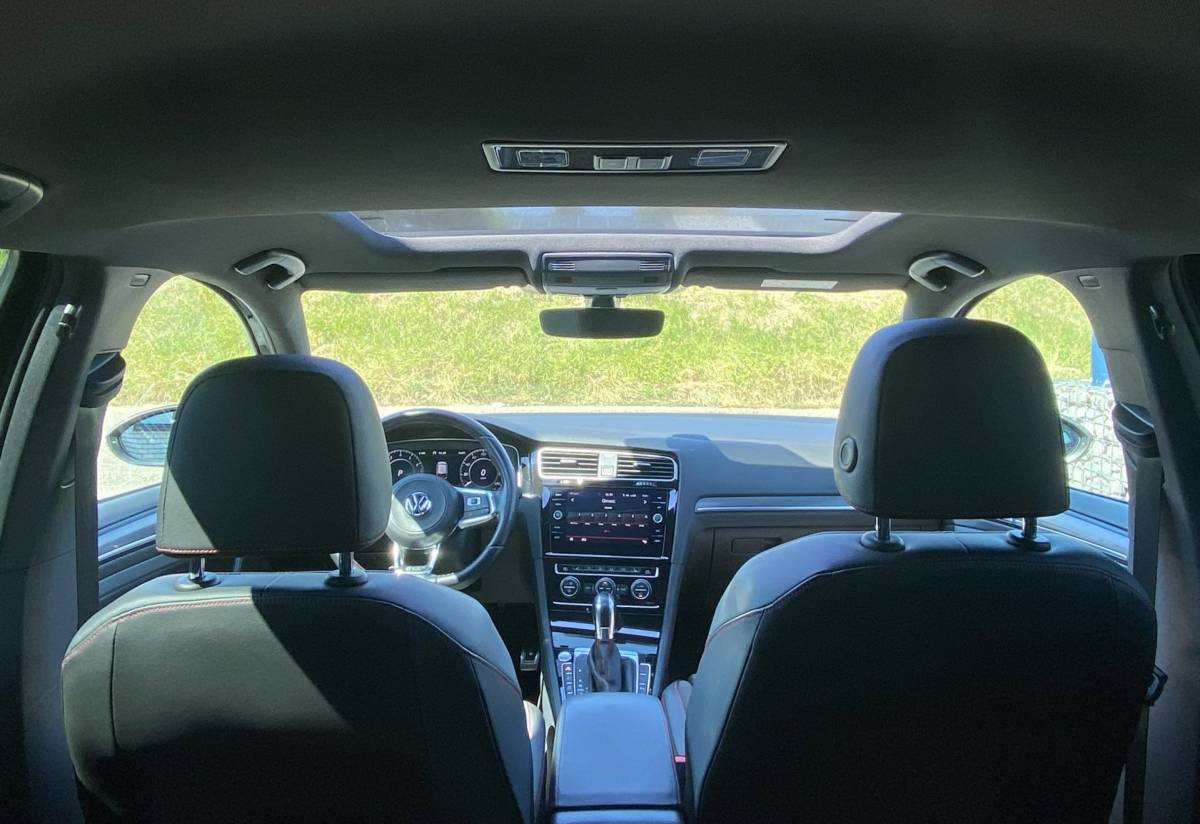 Volkswagen Golf Volkswagen Golf 2.0 TSI GTI Performance/ Pano/ Dynaudio/ Keyless/ Virtual CP/ Dynamic lights