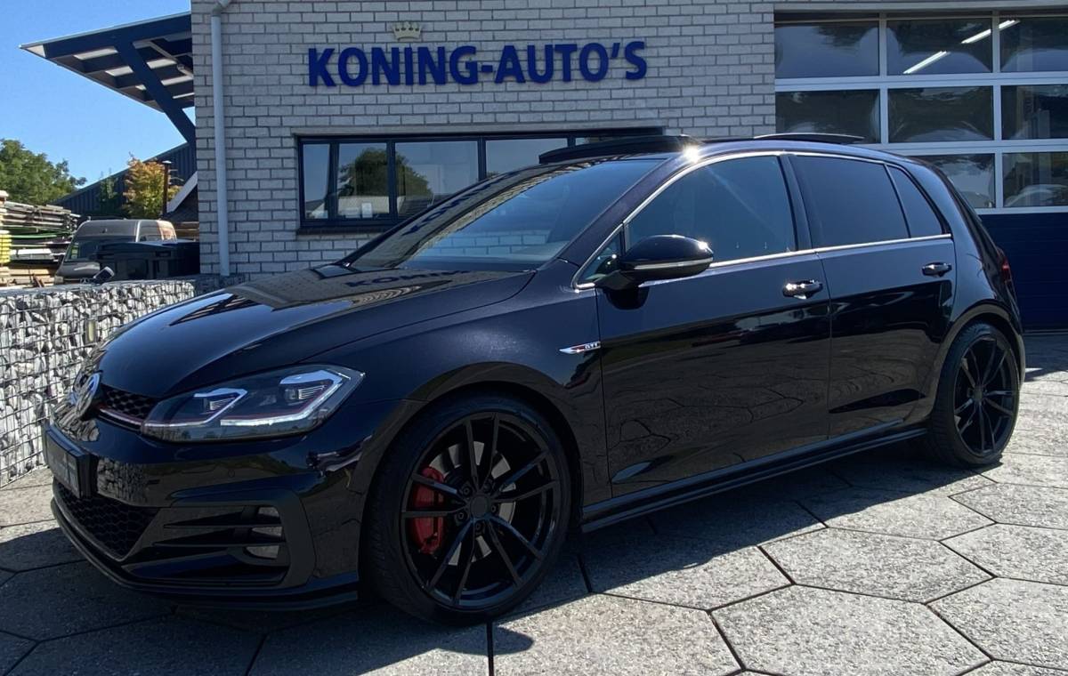 Volkswagen Golf Volkswagen Golf 2.0 TSI GTI Performance/ Pano/ Dynaudio/ Keyless/ Virtual CP/ Dynamic lights