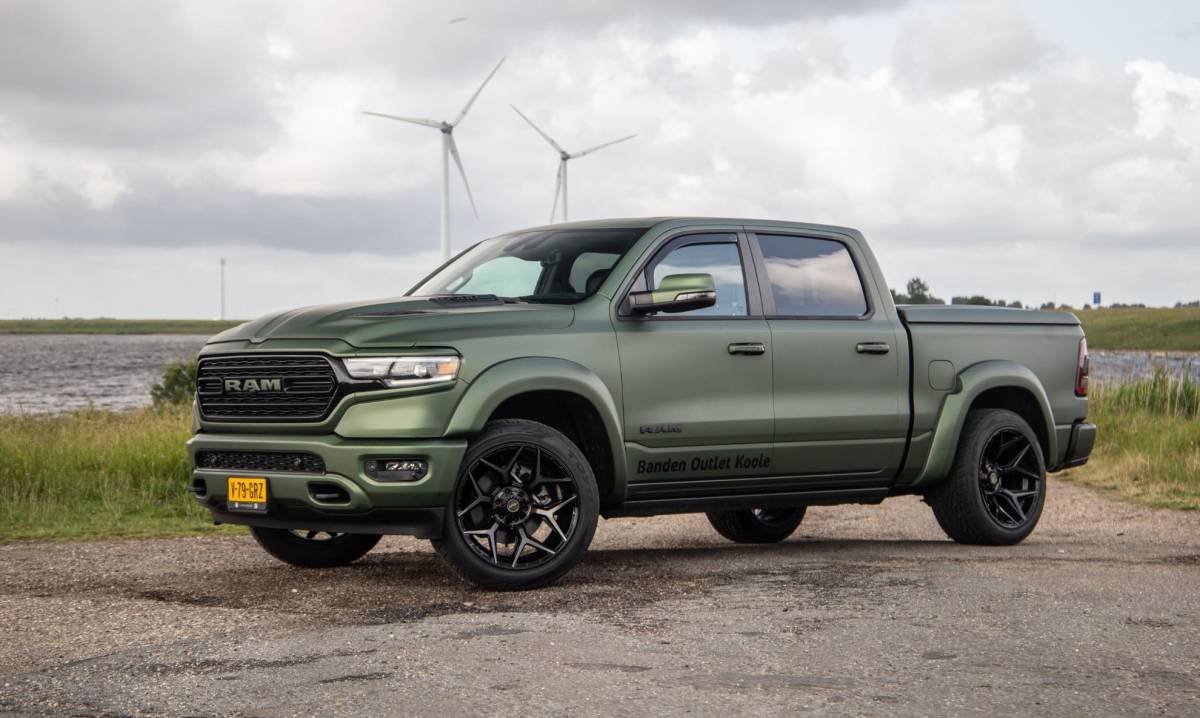 Dodge Ram 1500 Dodge Ram 1500 5.7 V8 4×4 Crew Cab Limited BPM VRIJ / ALL IN PRIJS / PANO / KLEP / WIDE BODY / GARANTIE