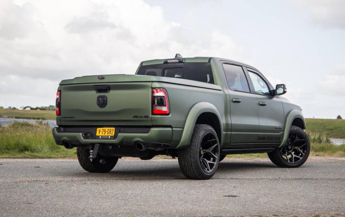 Dodge Ram 1500 Dodge Ram 1500 5.7 V8 4×4 Crew Cab Limited BPM VRIJ / ALL IN PRIJS / PANO / KLEP / WIDE BODY / GARANTIE