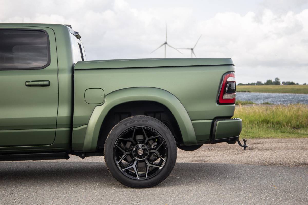 Dodge Ram 1500 Dodge Ram 1500 5.7 V8 4×4 Crew Cab Limited BPM VRIJ / ALL IN PRIJS / PANO / KLEP / WIDE BODY / GARANTIE