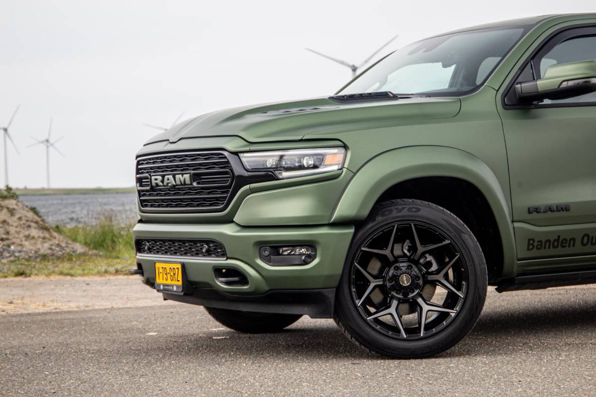 Dodge Ram 1500 Dodge Ram 1500 5.7 V8 4×4 Crew Cab Limited BPM VRIJ / ALL IN PRIJS / PANO / KLEP / WIDE BODY / GARANTIE