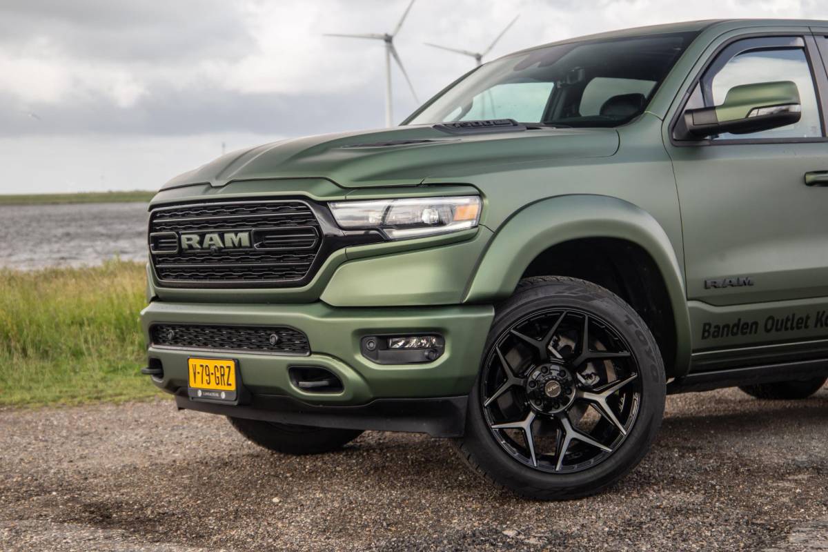 Dodge Ram 1500 Dodge Ram 1500 5.7 V8 4×4 Crew Cab Limited BPM VRIJ / ALL IN PRIJS / PANO / KLEP / WIDE BODY / GARANTIE