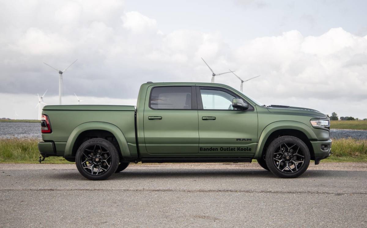 Dodge Ram 1500 Dodge Ram 1500 5.7 V8 4×4 Crew Cab Limited BPM VRIJ / ALL IN PRIJS / PANO / KLEP / WIDE BODY / GARANTIE