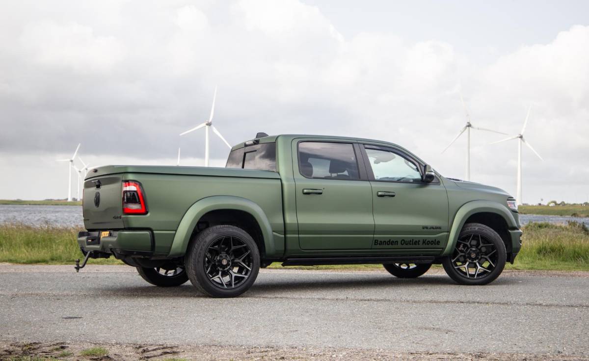 Dodge Ram 1500 Dodge Ram 1500 5.7 V8 4×4 Crew Cab Limited BPM VRIJ / ALL IN PRIJS / PANO / KLEP / WIDE BODY / GARANTIE