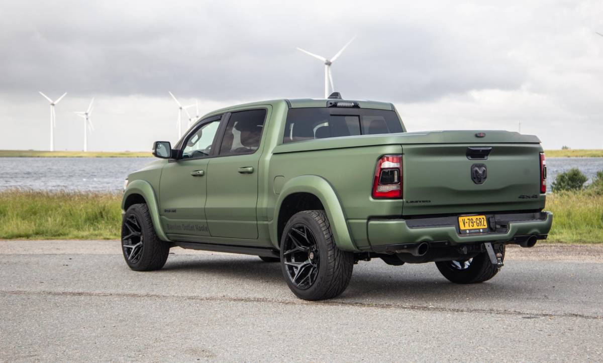 Dodge Ram 1500 Dodge Ram 1500 5.7 V8 4×4 Crew Cab Limited BPM VRIJ / ALL IN PRIJS / PANO / KLEP / WIDE BODY / GARANTIE