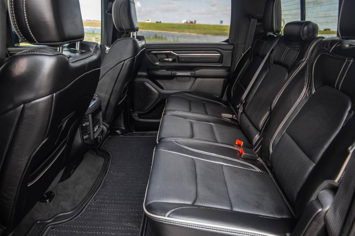 Dodge Ram 1500 Dodge Ram 1500 5.7 V8 4×4 Crew Cab Limited BPM VRIJ / ALL IN PRIJS / PANO / KLEP / WIDE BODY / GARANTIE