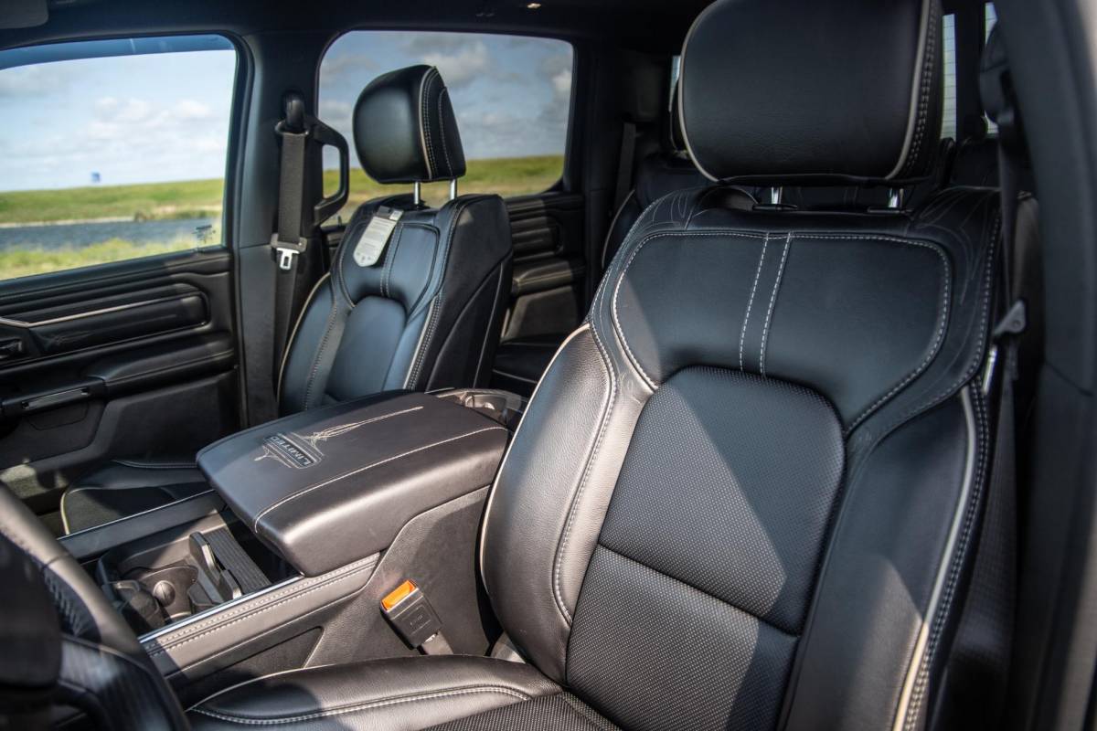 Dodge Ram 1500 Dodge Ram 1500 5.7 V8 4×4 Crew Cab Limited BPM VRIJ / ALL IN PRIJS / PANO / KLEP / WIDE BODY / GARANTIE