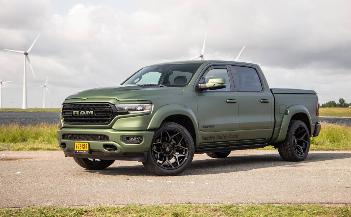Dodge Ram 1500 Dodge Ram 1500 5.7 V8 4×4 Crew Cab Limited BPM VRIJ / ALL IN PRIJS / PANO / KLEP / WIDE BODY / GARANTIE