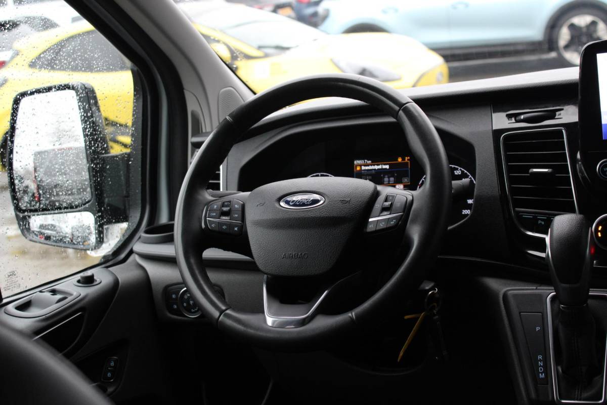 Ford Transit Custom Ford Transit Custom 320 2.0 TDCI L2H1 Limited DC SCI | Trekhaak | Stoelverwarming | Navigatie | Camera | Cruise Control Adaptive |