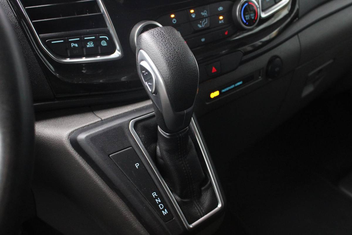 Ford Transit Custom Ford Transit Custom 320 2.0 TDCI L2H1 Limited DC SCI | Trekhaak | Stoelverwarming | Navigatie | Camera | Cruise Control Adaptive |