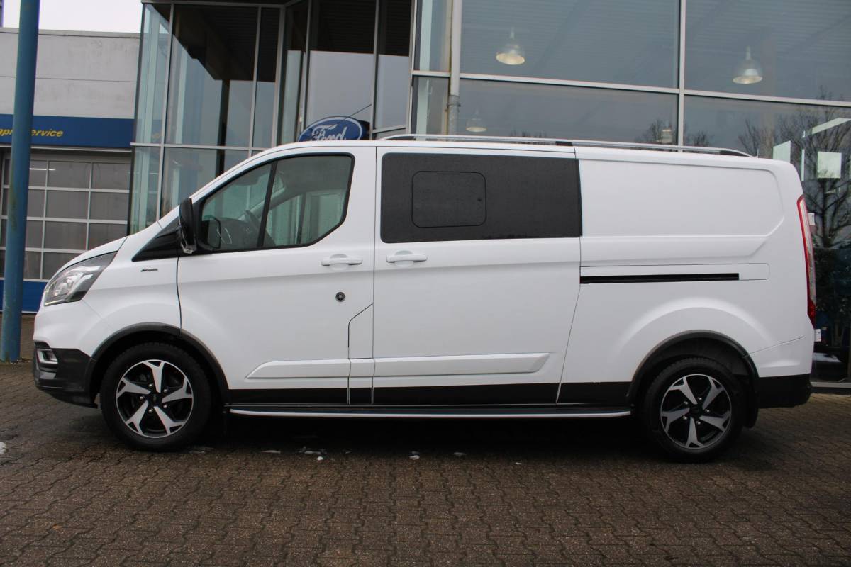 Ford Transit Custom Ford Transit Custom 320 2.0 TDCI L2H1 Limited DC SCI | Trekhaak | Stoelverwarming | Navigatie | Camera | Cruise Control Adaptive |