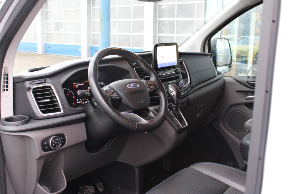 Ford Transit Custom Ford Transit Custom 320 2.0 TDCI L2H1 Limited DC SCI | Trekhaak | Stoelverwarming | Navigatie | Camera | Cruise Control Adaptive |