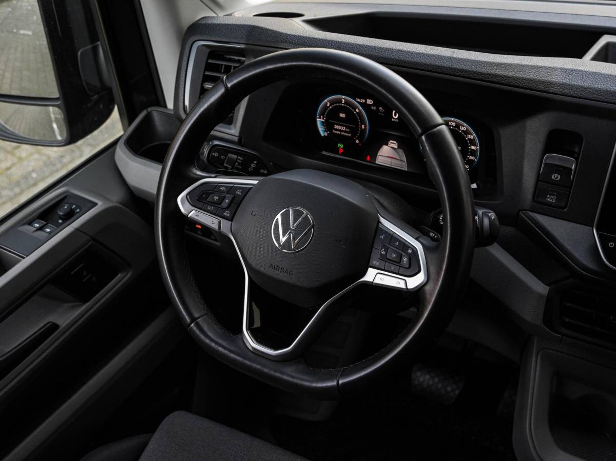 Volkswagen Crafter Volkswagen Crafter 2.0 TDI 140 PK DSG L3H3 Exclusive Facelift LED ACC Navigatie Trekhaak Camera ergoActive BPM-VRIJ! excl. BTW