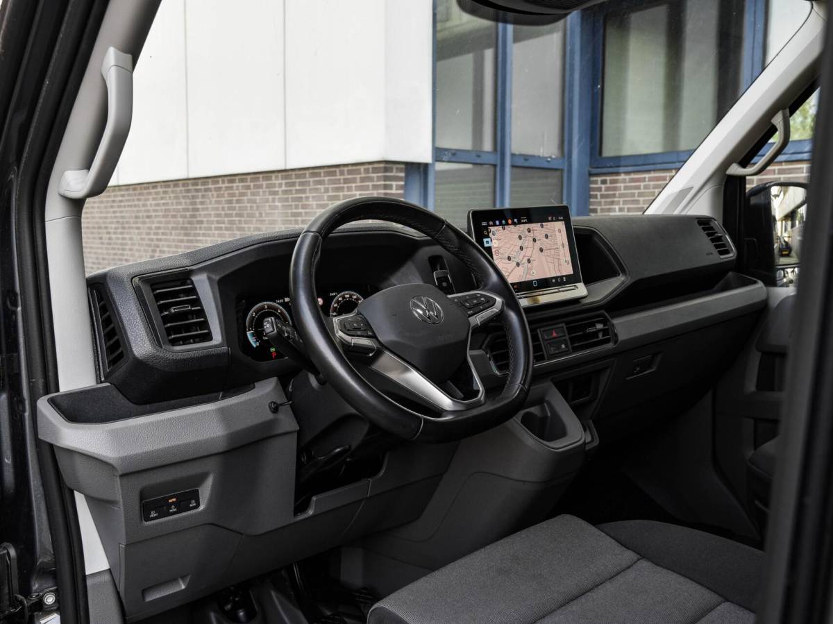 Volkswagen Crafter Volkswagen Crafter 2.0 TDI 140 PK DSG L3H3 Exclusive Facelift LED ACC Navigatie Trekhaak Camera ergoActive BPM-VRIJ! excl. BTW