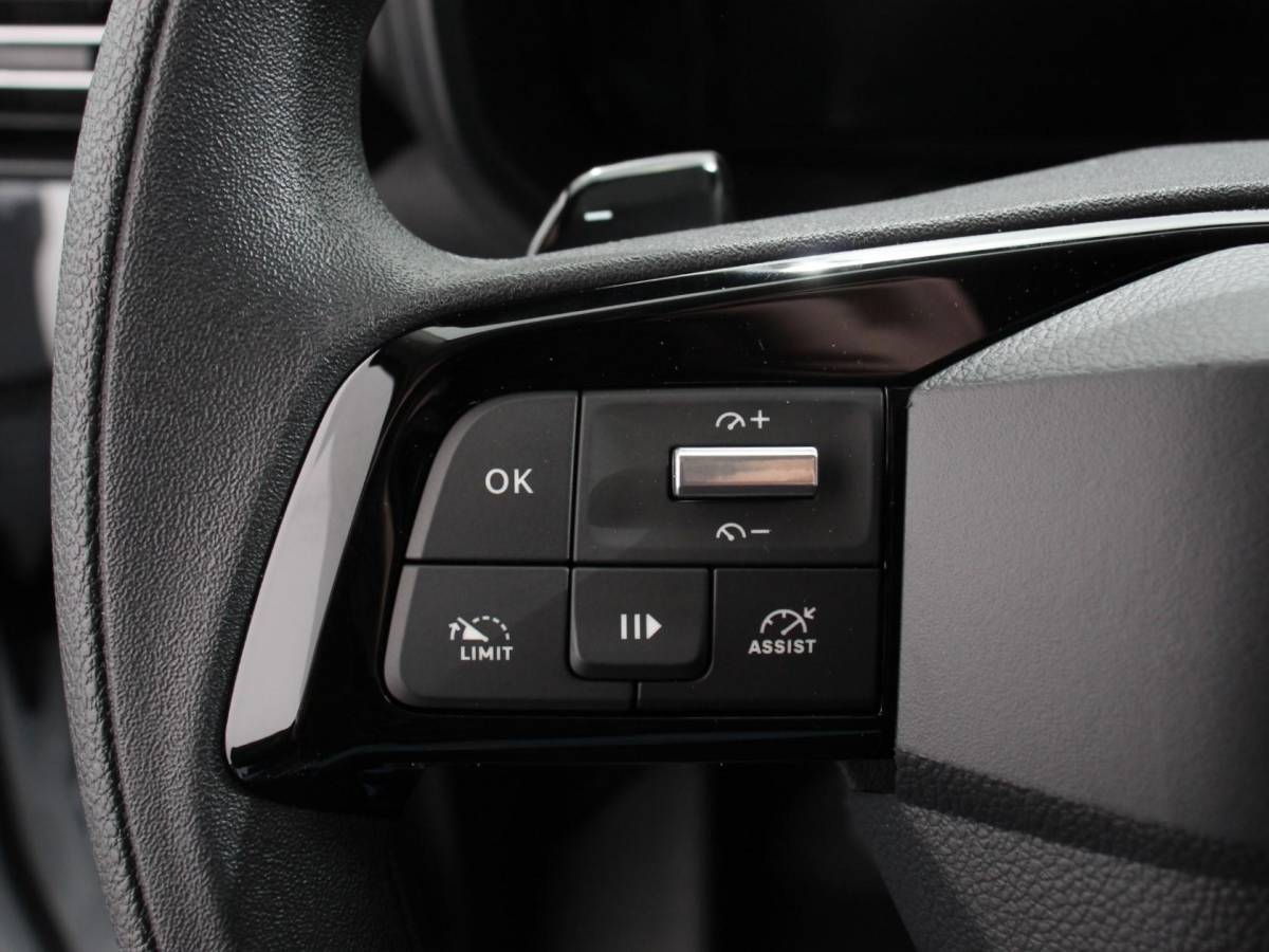 Opel Combo Opel Combo 1.5 BlueHDi 130PK L2 Automaat Navigatie Apple Carplay / Android Auto Trekhaak Airco Camera Cruise Control Parkeersensoren