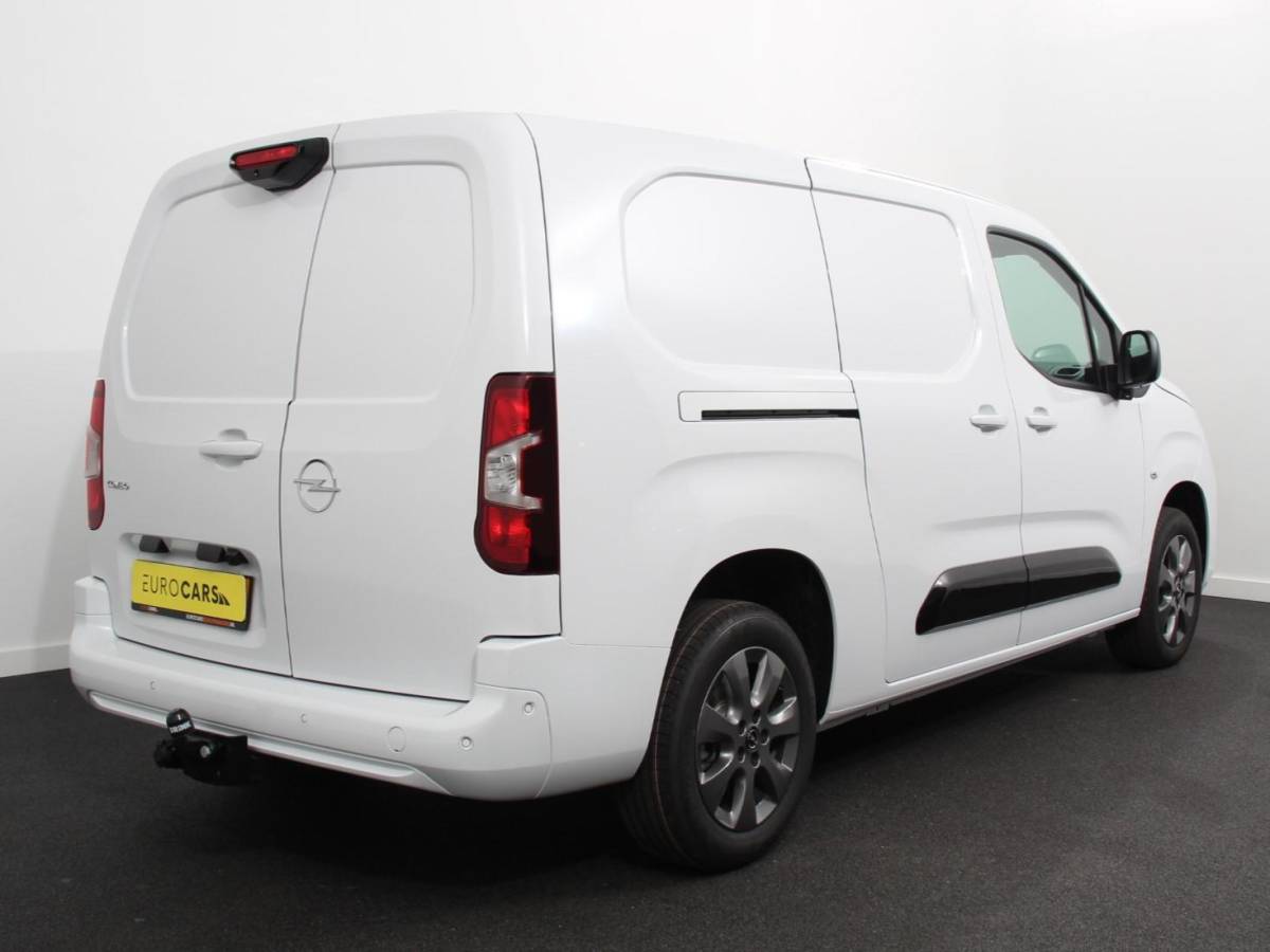Opel Combo Opel Combo 1.5 BlueHDi 130PK L2 Automaat Navigatie Apple Carplay / Android Auto Trekhaak Airco Camera Cruise Control Parkeersensoren