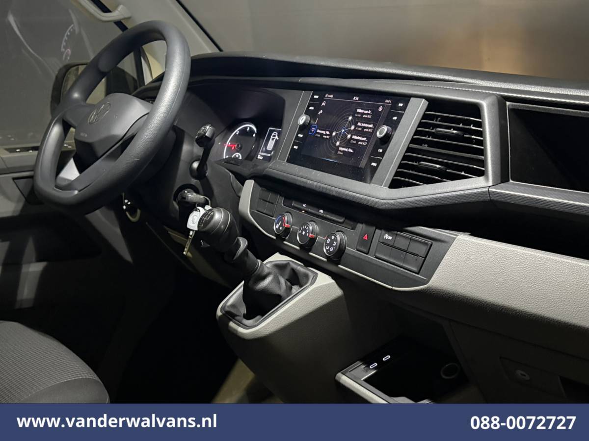 Volkswagen Transporter Volkswagen Transporter 2.0 TDI L2H1 Euro6 Airco | Navigatie | Apple Carplay | Android Auto Bijrijdersbank, Achterklep