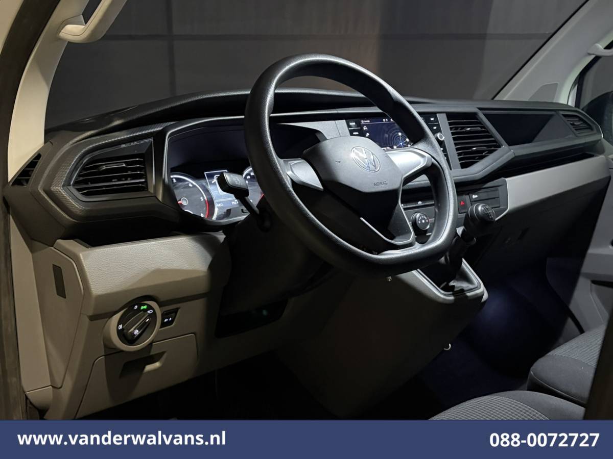 Volkswagen Transporter Volkswagen Transporter 2.0 TDI L2H1 Euro6 Airco | Navigatie | Apple Carplay | Android Auto Bijrijdersbank, Achterklep