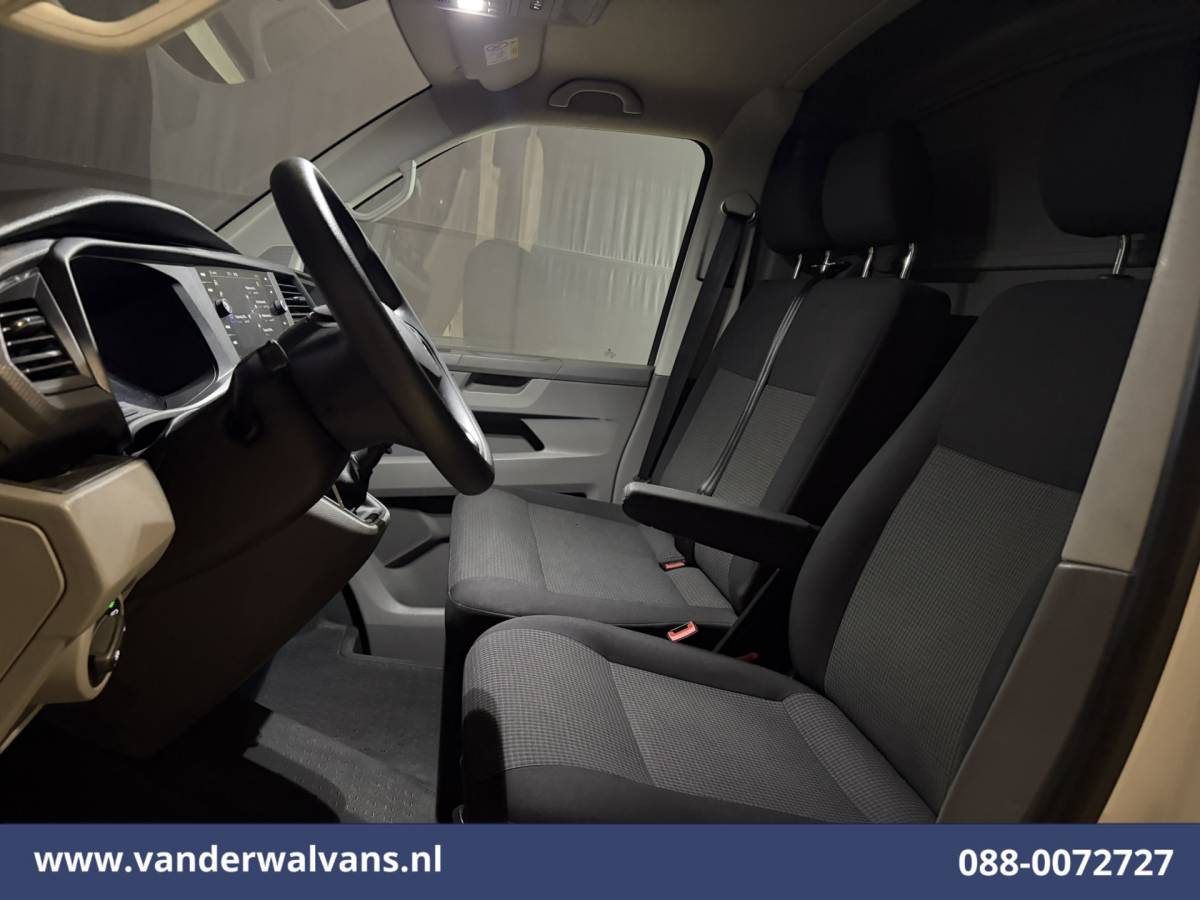 Volkswagen Transporter Volkswagen Transporter 2.0 TDI L2H1 Euro6 Airco | Navigatie | Apple Carplay | Android Auto Bijrijdersbank, Achterklep