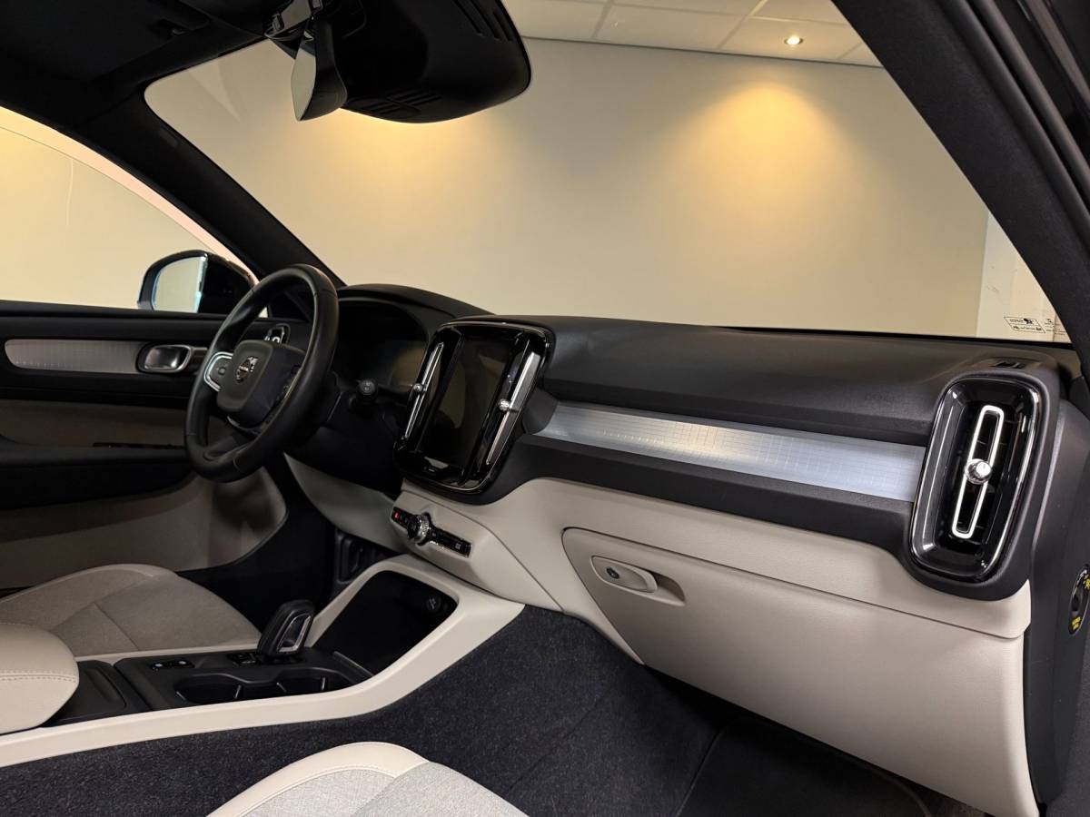 Volvo XC40 Volvo XC40 1.5 T3 Momentum Pro *Automaat* 2de Eigenaar|Carplay|Stoelverw.|Elektr.Achterklep|NAP