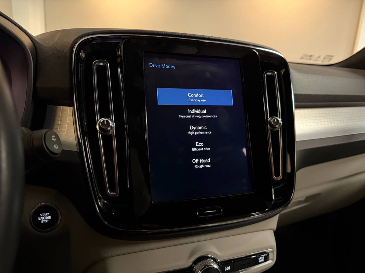 Volvo XC40 Volvo XC40 1.5 T3 Momentum Pro *Automaat* 2de Eigenaar|Carplay|Stoelverw.|Elektr.Achterklep|NAP
