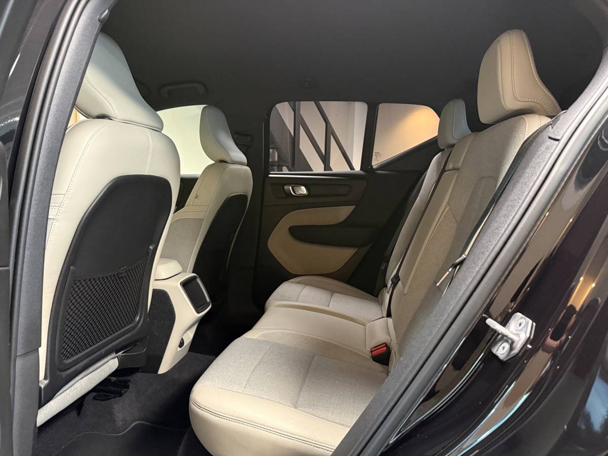 Volvo XC40 Volvo XC40 1.5 T3 Momentum Pro *Automaat* 2de Eigenaar|Carplay|Stoelverw.|Elektr.Achterklep|NAP