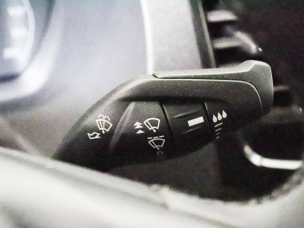 Ford Transit Ford Transit 105PK L2H2 Trend Airco Navi Cruise Control Navigatie Trekhaak