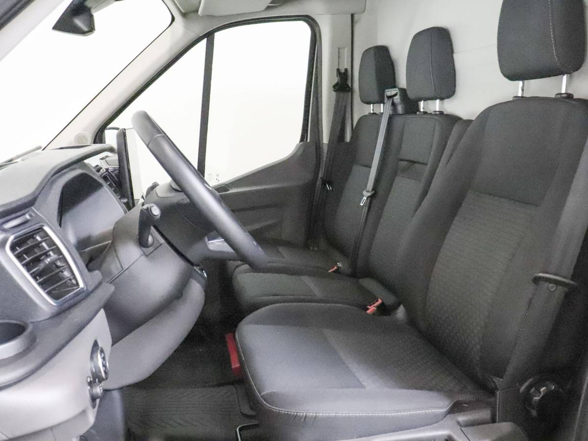 Ford Transit Ford Transit 105PK L2H2 Trend Airco Navi Cruise Control Navigatie Trekhaak
