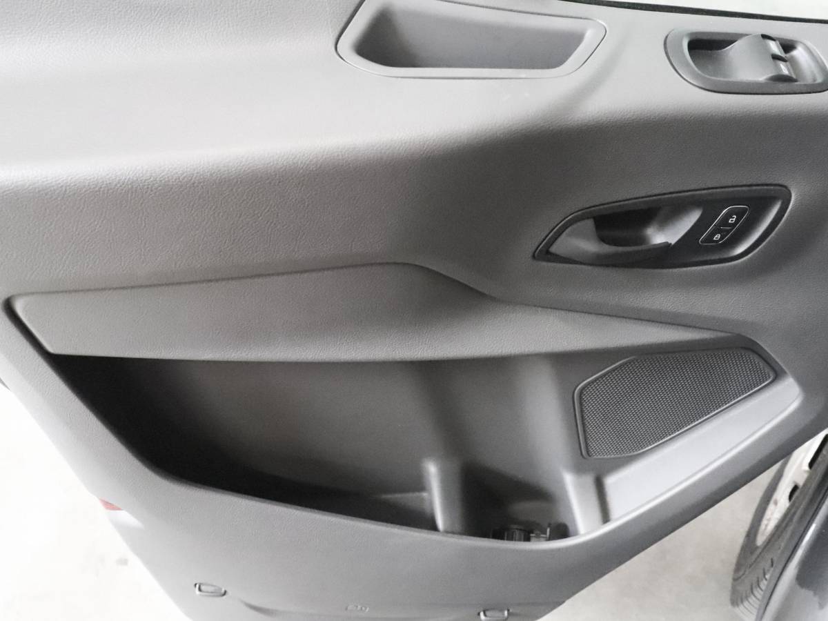 Ford Transit Ford Transit 105PK L2H2 Trend Airco Navi Cruise Control Navigatie Trekhaak