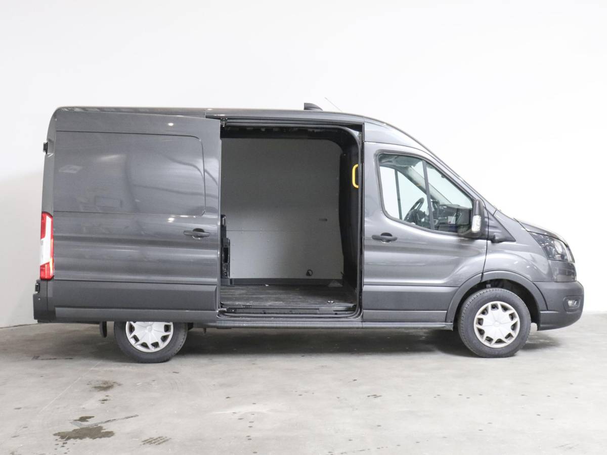 Ford Transit Ford Transit 105PK L2H2 Trend Airco Navi Cruise Control Navigatie Trekhaak