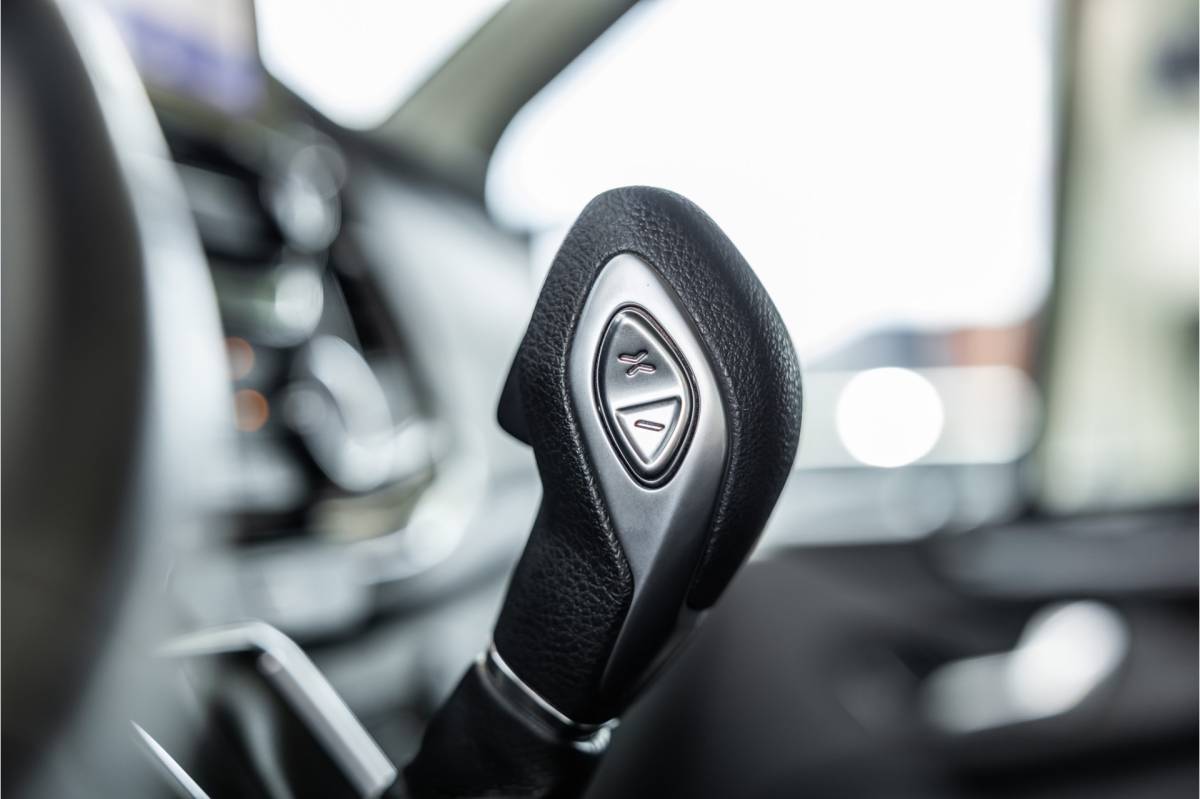 Ford Transit Custom Ford Transit Custom 300 2.0 TDCI DC | Dubbel cabine | L+R Schuifdeur | Elek stoelen | CarPlay | Lederen bekleding | Navigatie | Stoelverwarming | Nieuwe APK | NAP Logisch