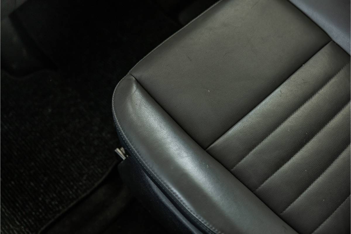 Ford Transit Custom Ford Transit Custom 300 2.0 TDCI DC | Dubbel cabine | L+R Schuifdeur | Elek stoelen | CarPlay | Lederen bekleding | Navigatie | Stoelverwarming | Nieuwe APK | NAP Logisch