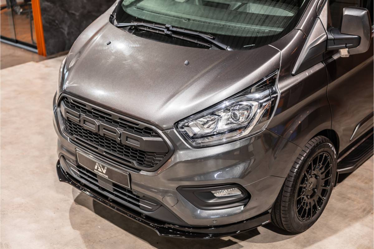 Ford Transit Custom Ford Transit Custom 300 2.0 TDCI DC | Dubbel cabine | L+R Schuifdeur | Elek stoelen | CarPlay | Lederen bekleding | Navigatie | Stoelverwarming | Nieuwe APK | NAP Logisch