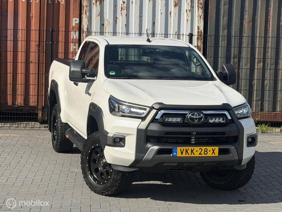 Toyota Hilux Toyota HiLux 2.8 D-4D Professional premium V&B Luchtvering