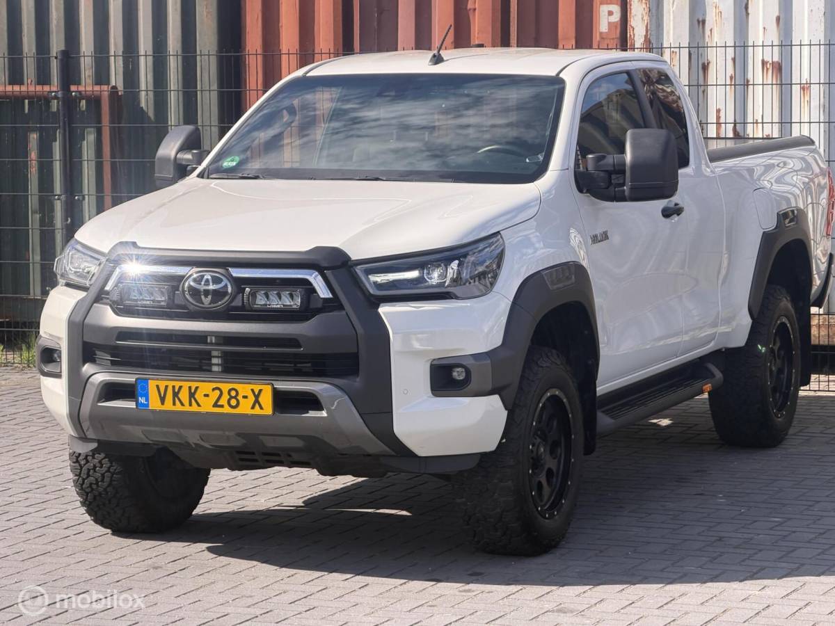 Toyota Hilux Toyota HiLux 2.8 D-4D Professional premium V&B Luchtvering