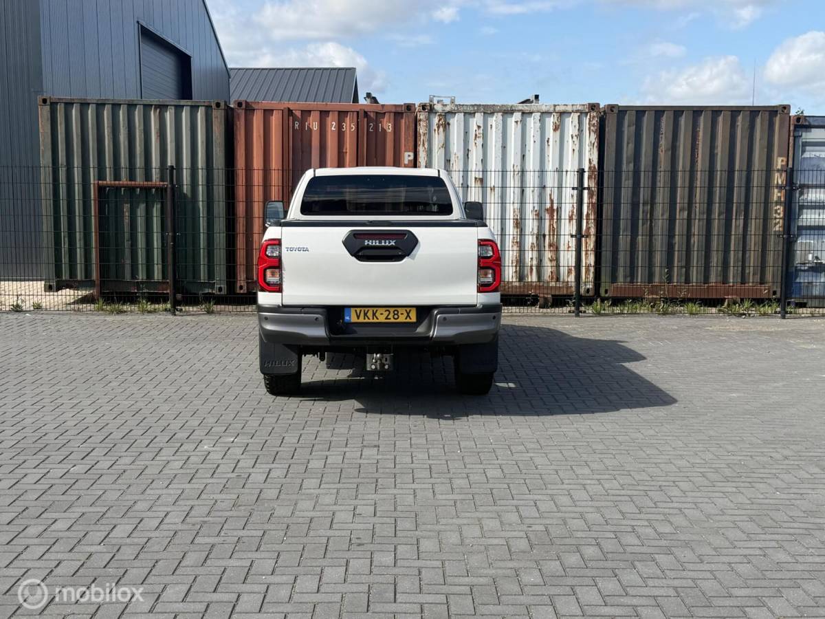 Toyota Hilux Toyota HiLux 2.8 D-4D Professional premium V&B Luchtvering