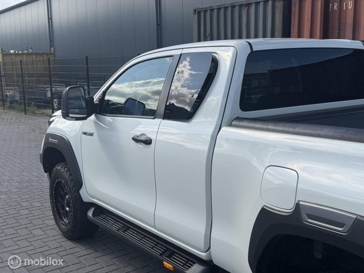 Toyota Hilux Toyota HiLux 2.8 D-4D Professional premium V&B Luchtvering