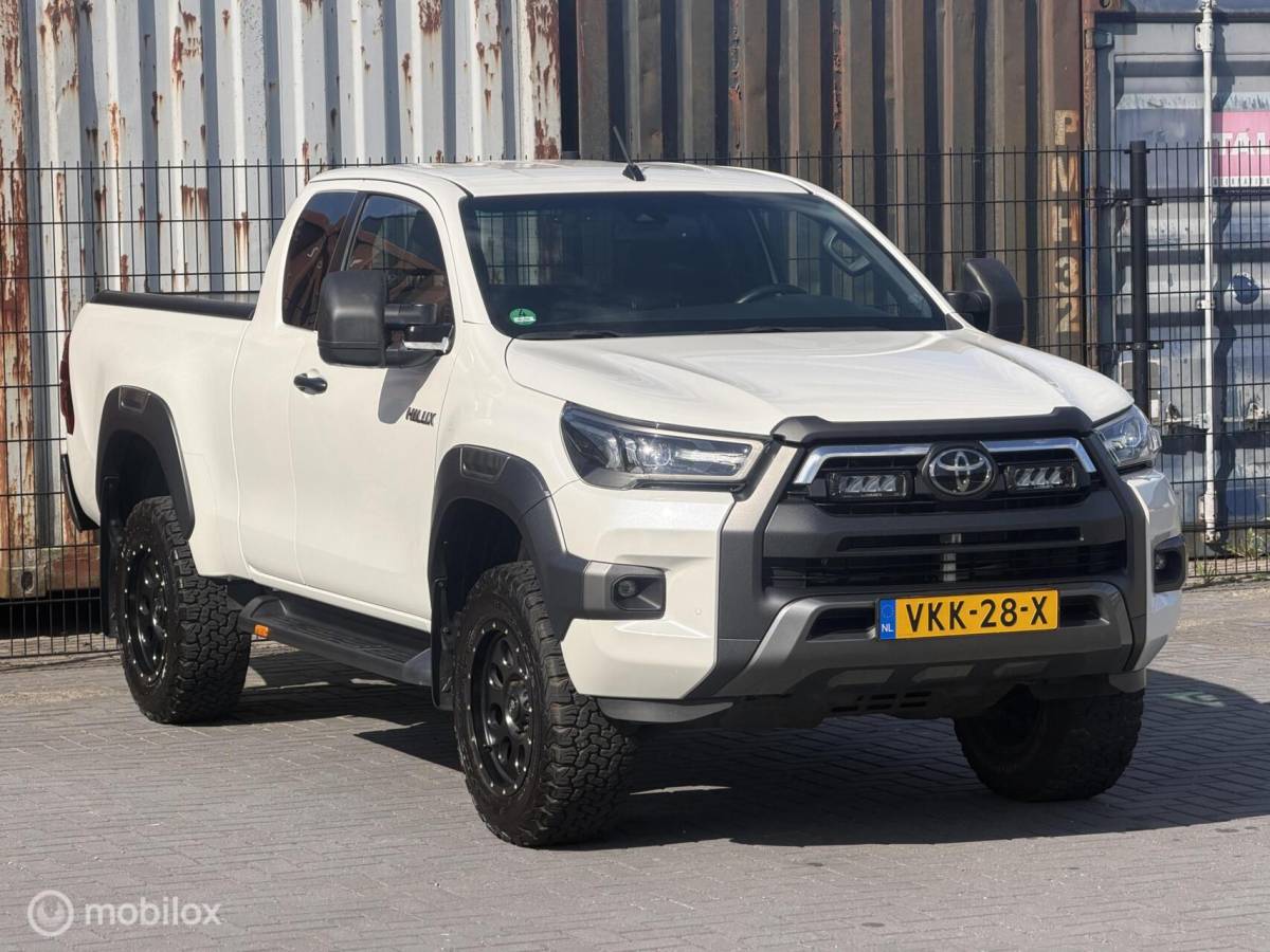 Toyota Hilux Toyota HiLux 2.8 D-4D Professional premium V&B Luchtvering