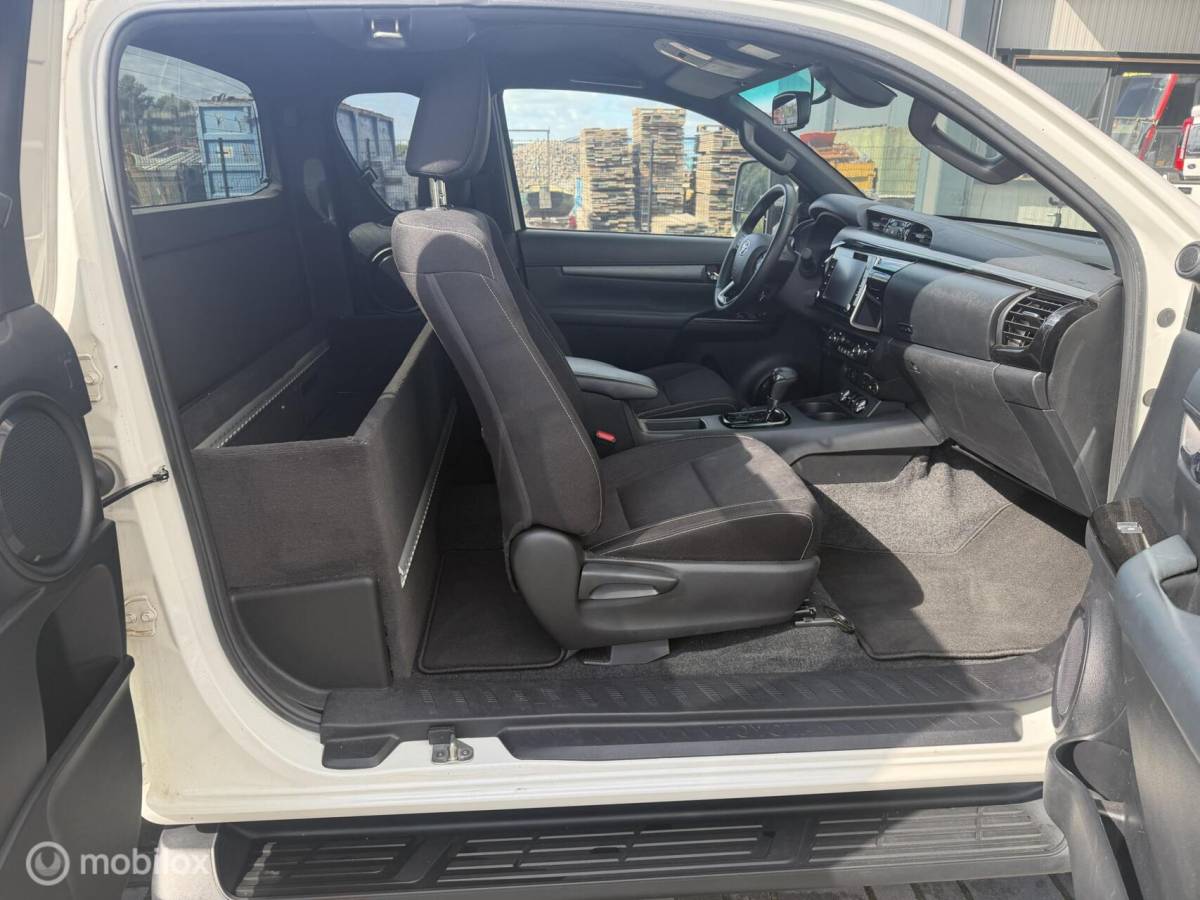 Toyota Hilux Toyota HiLux 2.8 D-4D Professional premium V&B Luchtvering