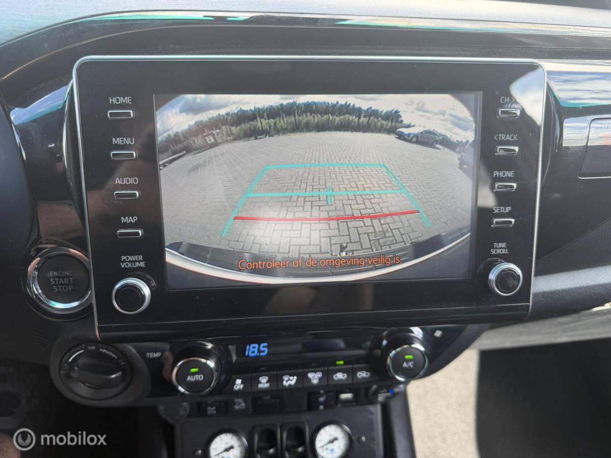Toyota Hilux Toyota HiLux 2.8 D-4D Professional premium V&B Luchtvering