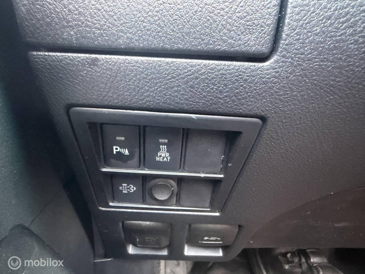 Toyota Hilux Toyota HiLux 2.8 D-4D Professional premium V&B Luchtvering
