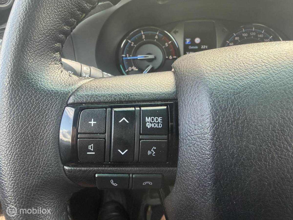 Toyota Hilux Toyota HiLux 2.8 D-4D Professional premium V&B Luchtvering