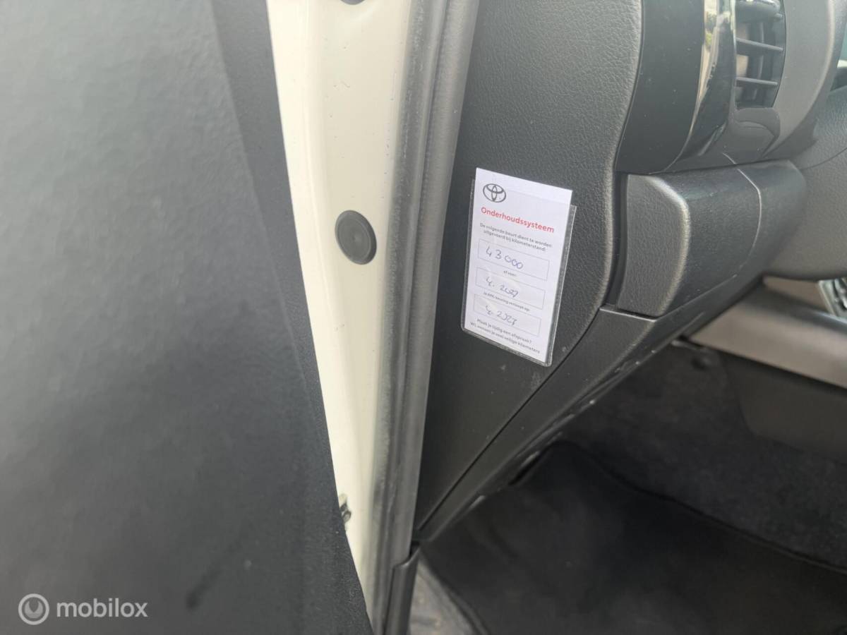 Toyota Hilux Toyota HiLux 2.8 D-4D Professional premium V&B Luchtvering