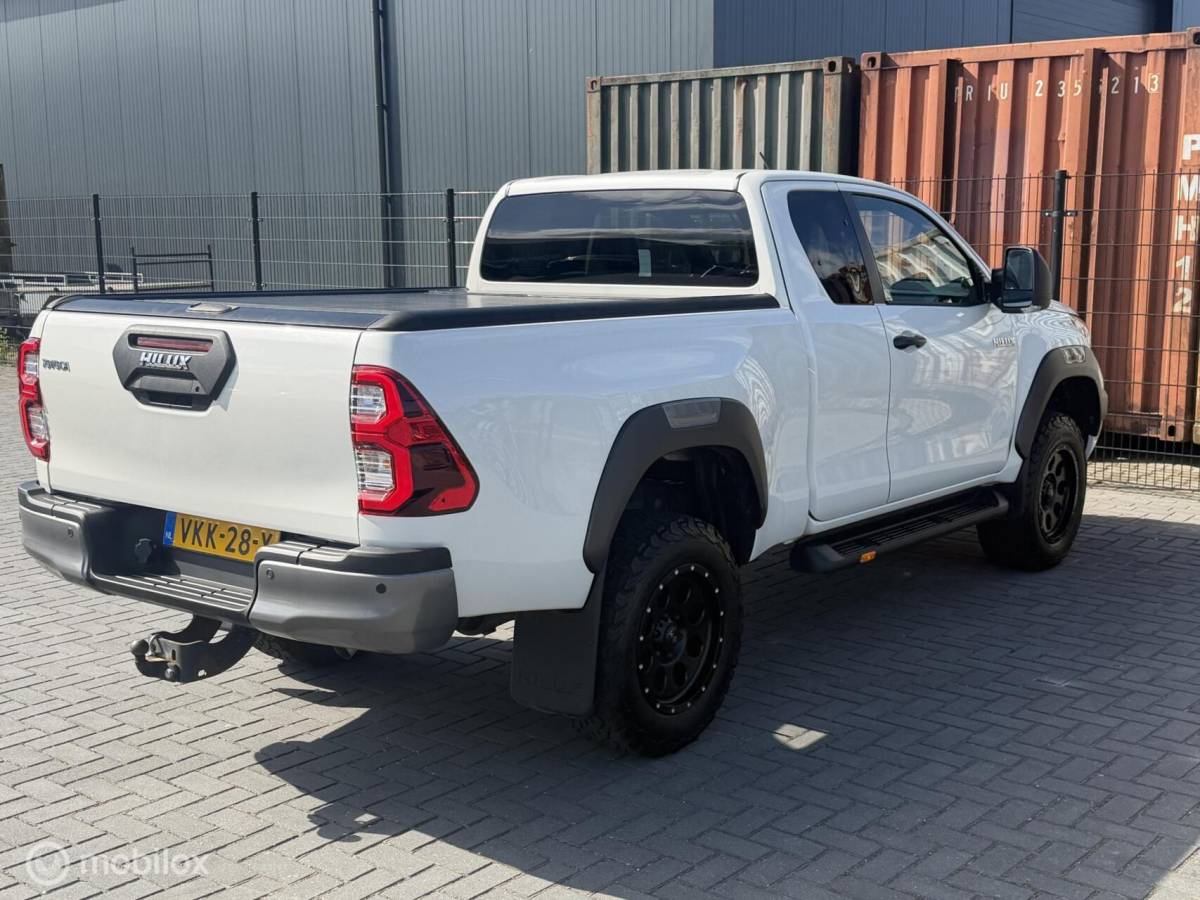 Toyota Hilux Toyota HiLux 2.8 D-4D Professional premium V&B Luchtvering