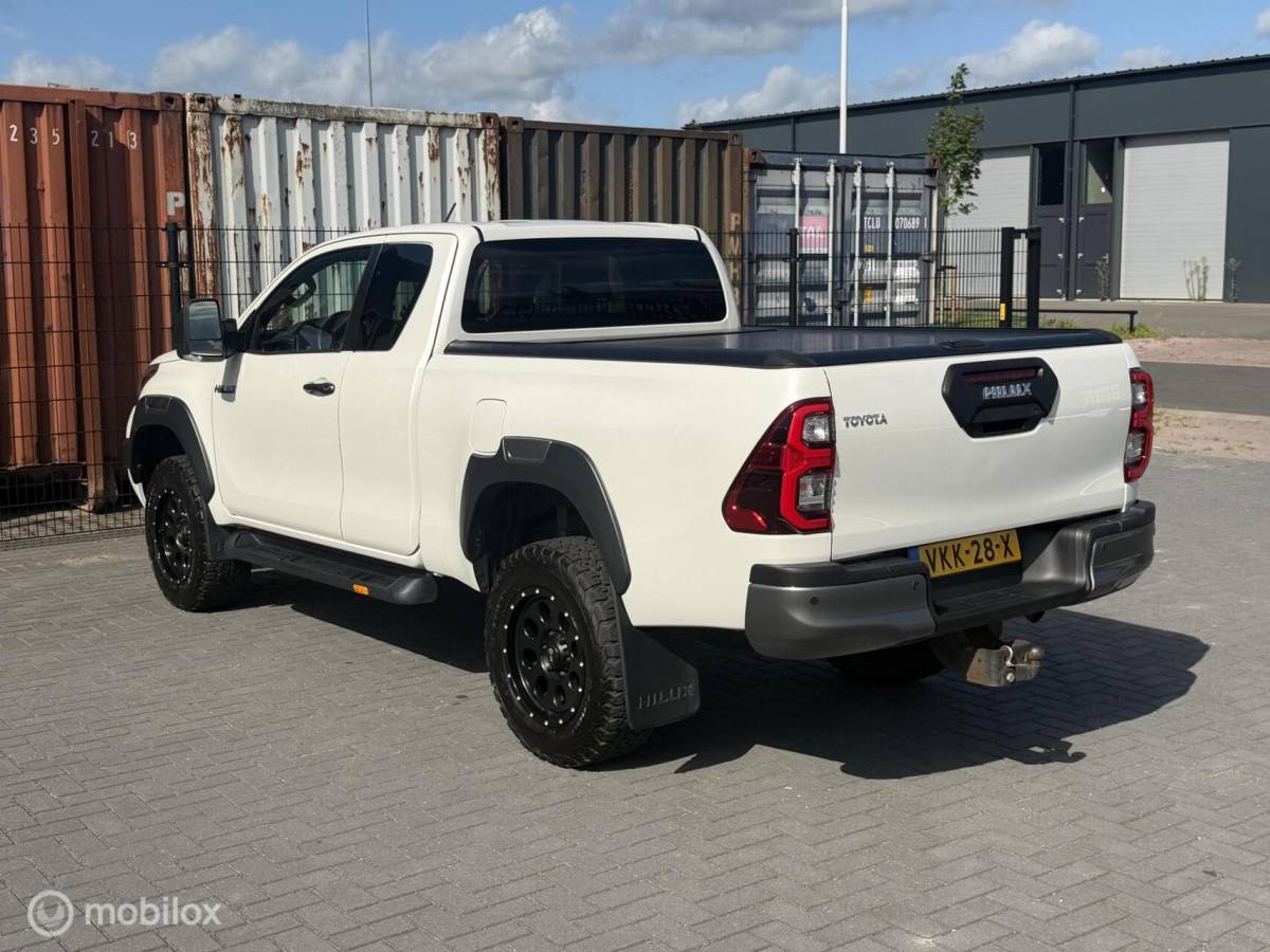 Toyota Hilux Toyota HiLux 2.8 D-4D Professional premium V&B Luchtvering